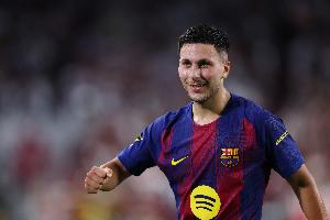 IM电竞APP-迷弟一枚！巴德吉：偶像是梅西，看第一位踢球的巴萨球员也是梅西