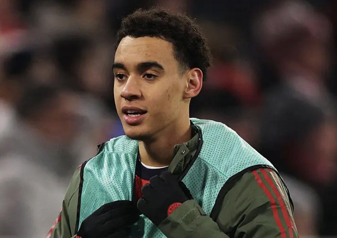 法尔克:穆西亚拉的收入是拜仁最高的,算上奖金可达3000万欧